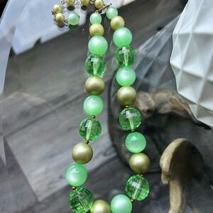 4/$100 CORO Green and Gold Beaded choker Necklace 16 inches 💚